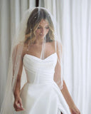 Pleat V-neck Wedding Dress High Side Slit Princess Bride Dress Bridal Gowns Back Buttons With Tail Marriage Gowns