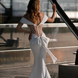 Elegant Mermaid Wedding Dresses 2023 White V-Neck Backless Bridal Gowns Boho Beach Floor Length Wedding Prom Gowns Plus Size