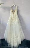 Unlined Bodice FLowy A Line Tulle Wedding Dress With V Neck Bridal Gown Beach Bridal Gown trouwjurk Robe de mariee